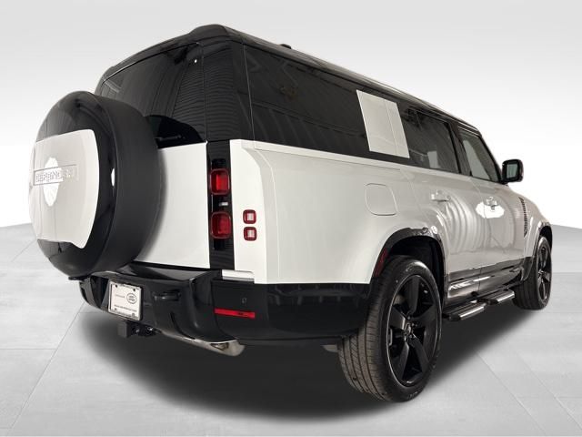 2025 Land Rover Defender 130 X-Dynamic SE photo 4