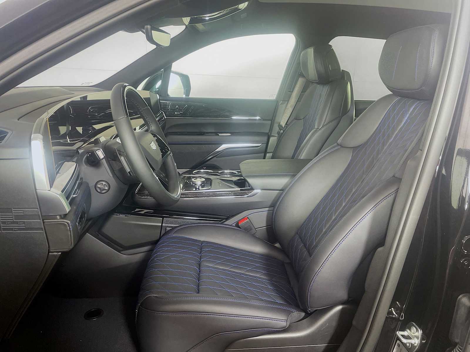 2026 Cadillac Escalade IQ Luxury photo 4