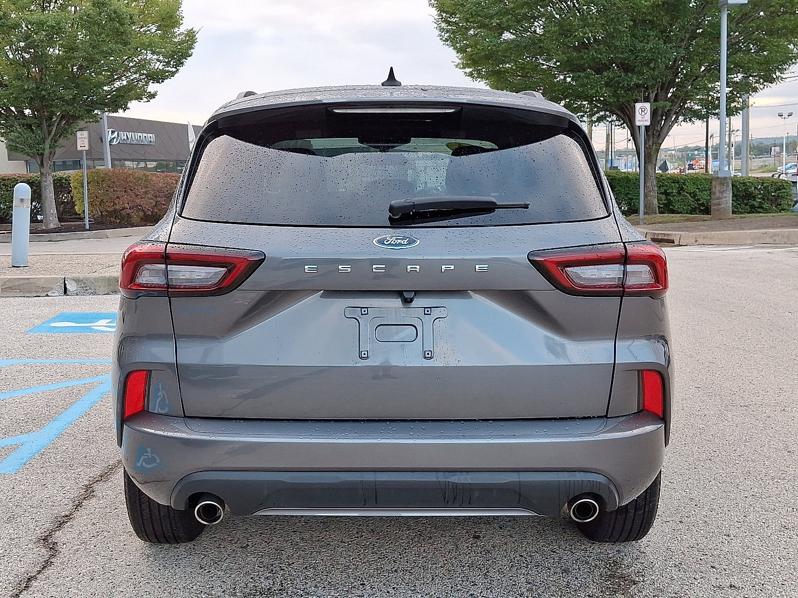 2024 Ford Escape ST-Line photo 4