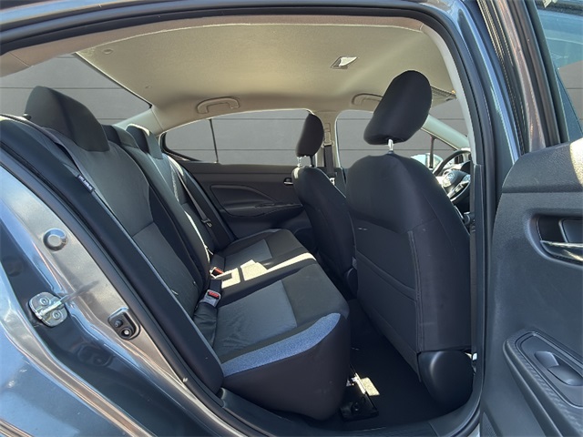 2025 Nissan Versa 1.6 SV photo 10