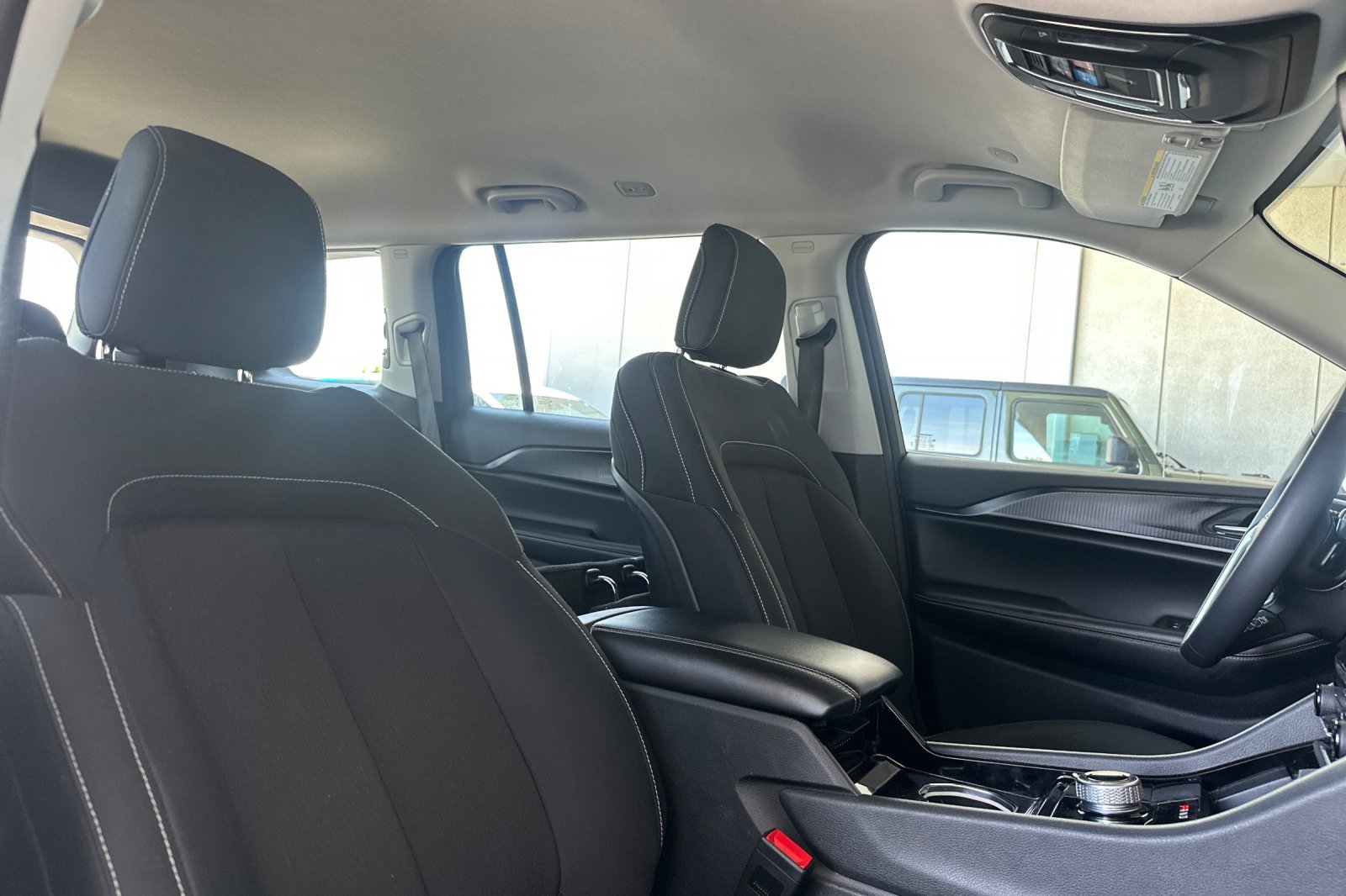 2023 Jeep Grand Cherokee Laredo photo 18