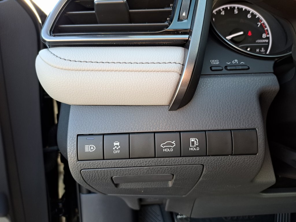 2022 Toyota Camry SE photo 23