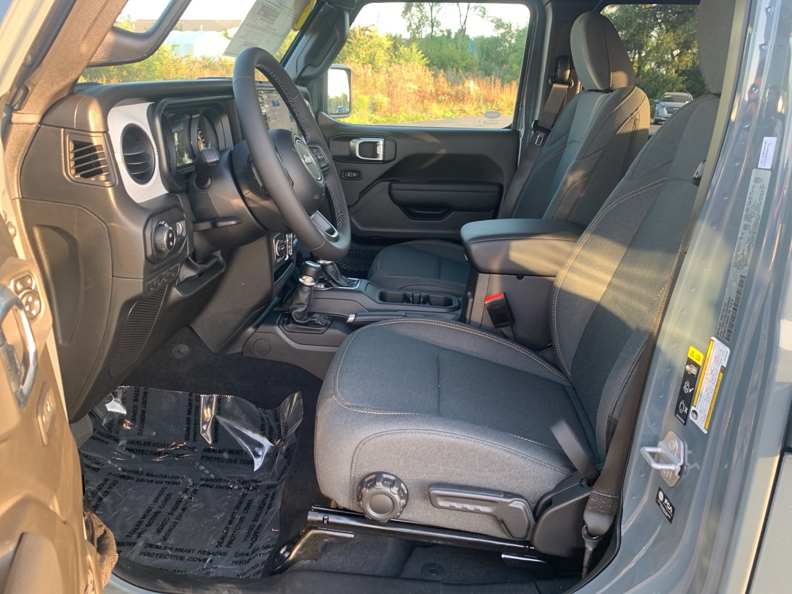 2025 Jeep Gladiator Sport S photo 13