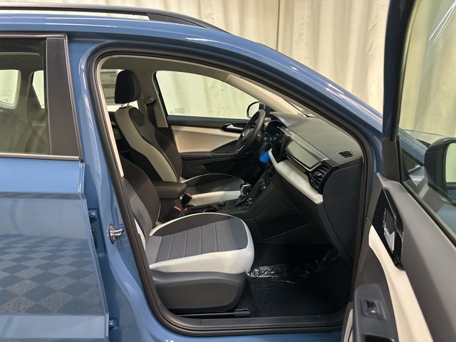 2025 Volkswagen Taos S photo 31