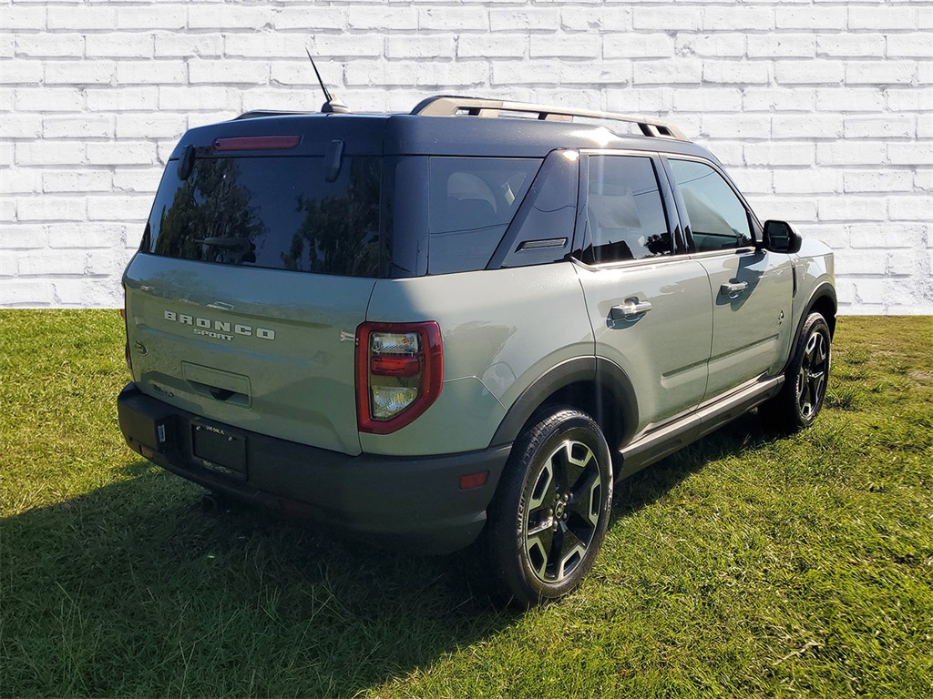 2022 Ford Bronco Sport Outer Banks photo 2