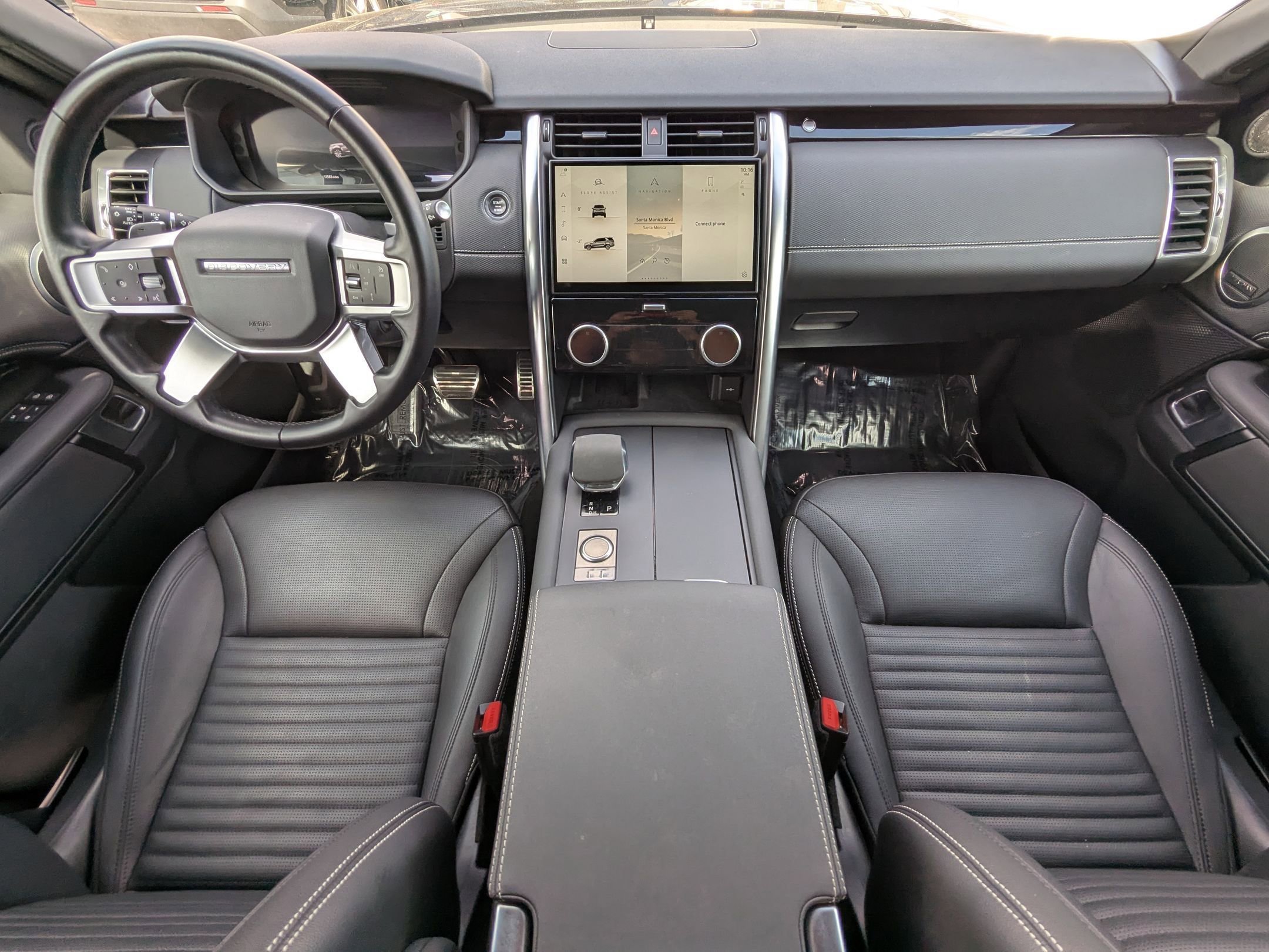 2023 Land Rover Discovery S R-Dynamic 7 Seat photo 17