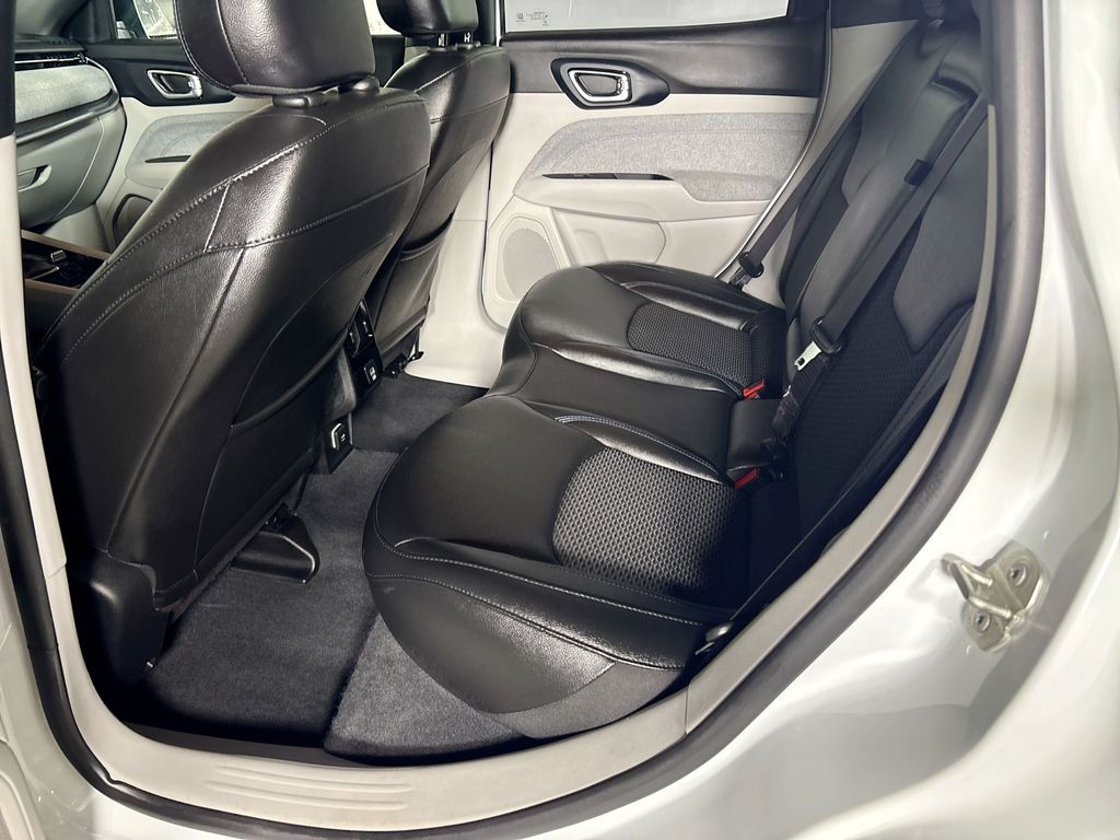 2024 Jeep Compass Latitude photo 13