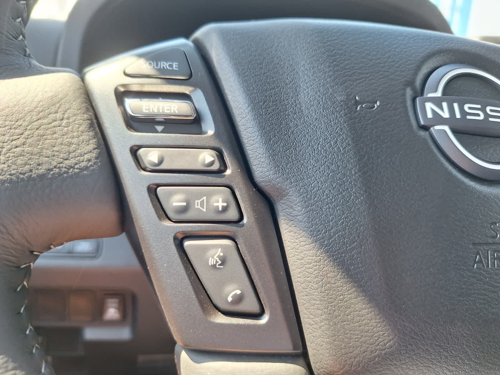 2025 Nissan Frontier Crew Cab SV photo 13