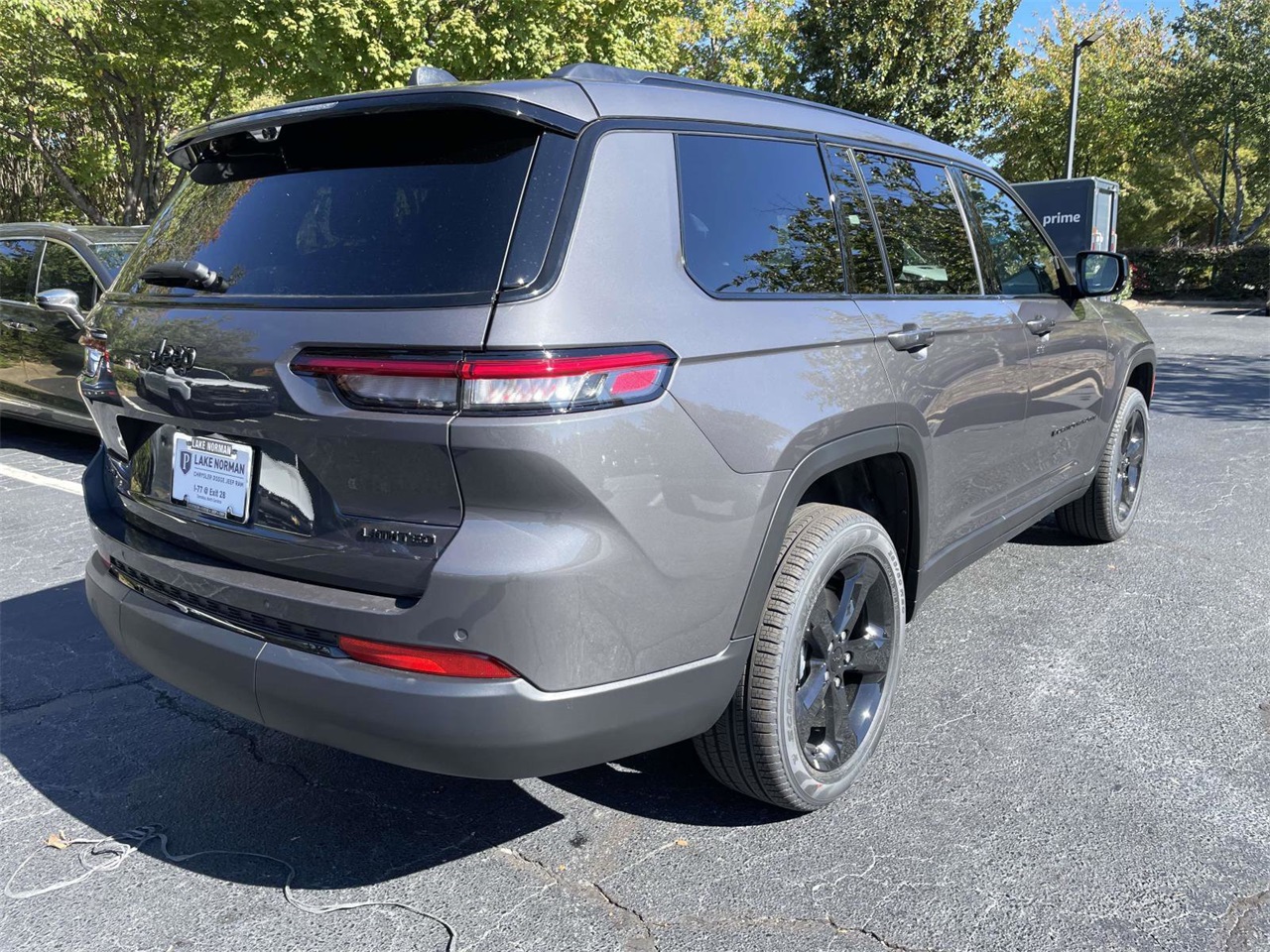 2025 Jeep Grand Cherokee Limited photo 3