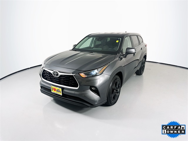 2023 Toyota Highlander L photo 4