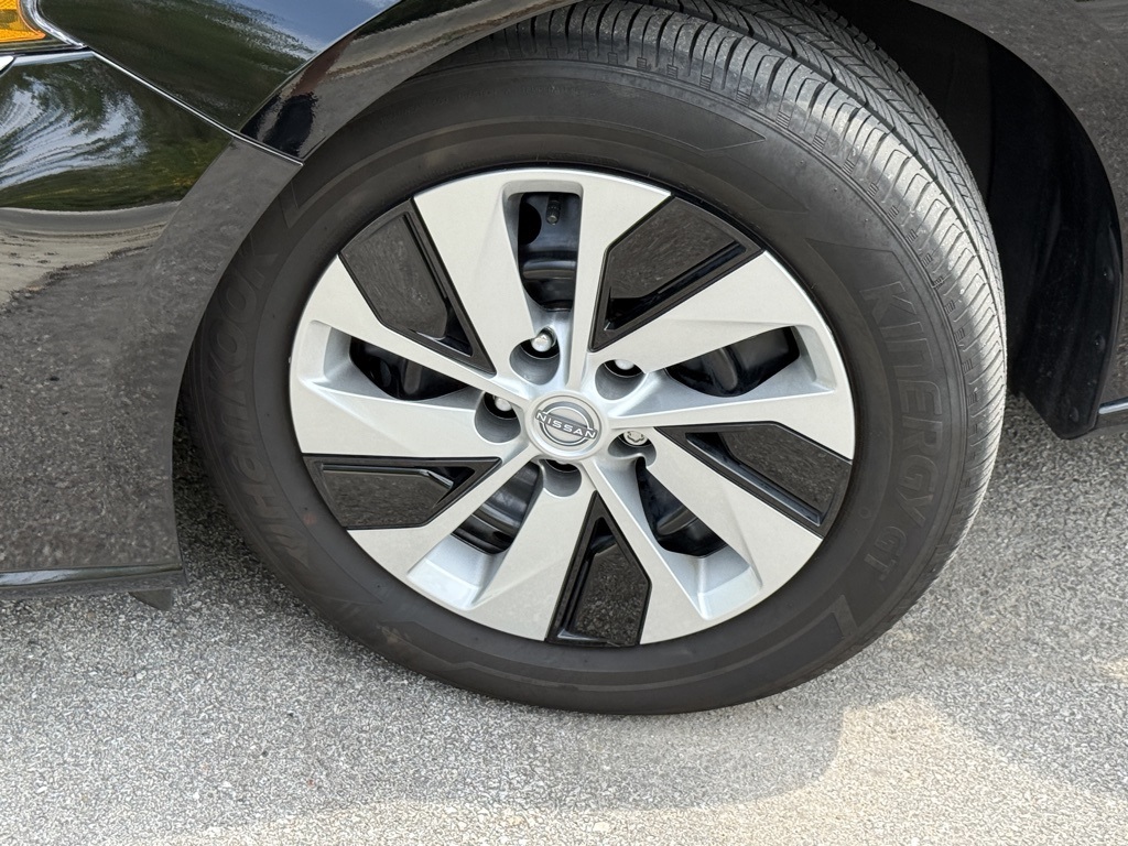 2025 Nissan Altima 2.5 S photo 9