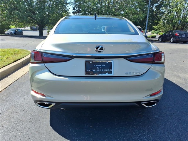 2025 Lexus ES 350 Ultra Luxury photo 4