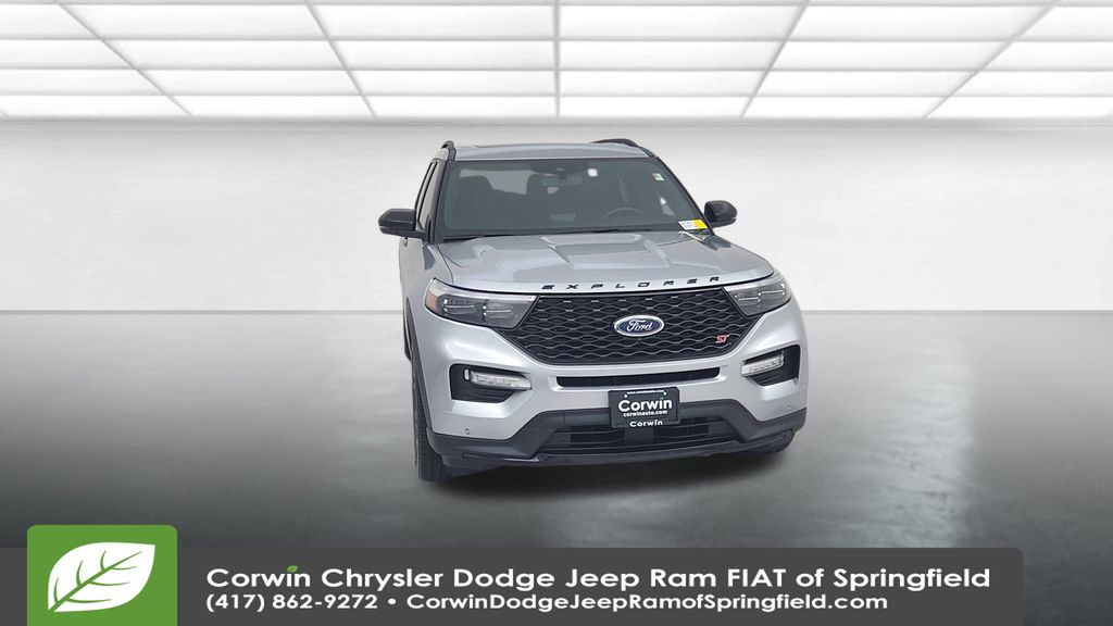 2023 Ford Explorer ST photo 3