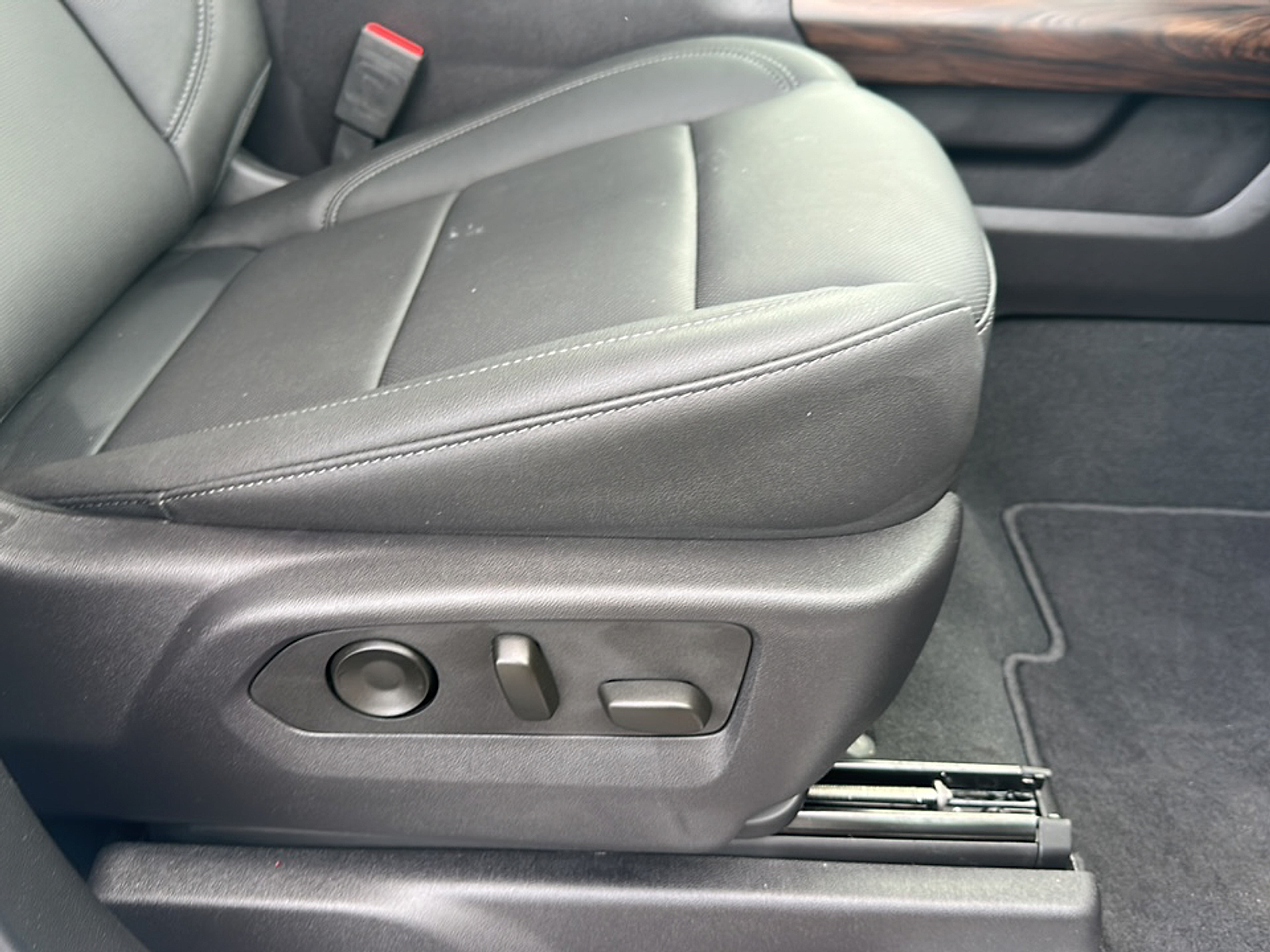 2024 Gmc Sierra 1500 SLT photo 9