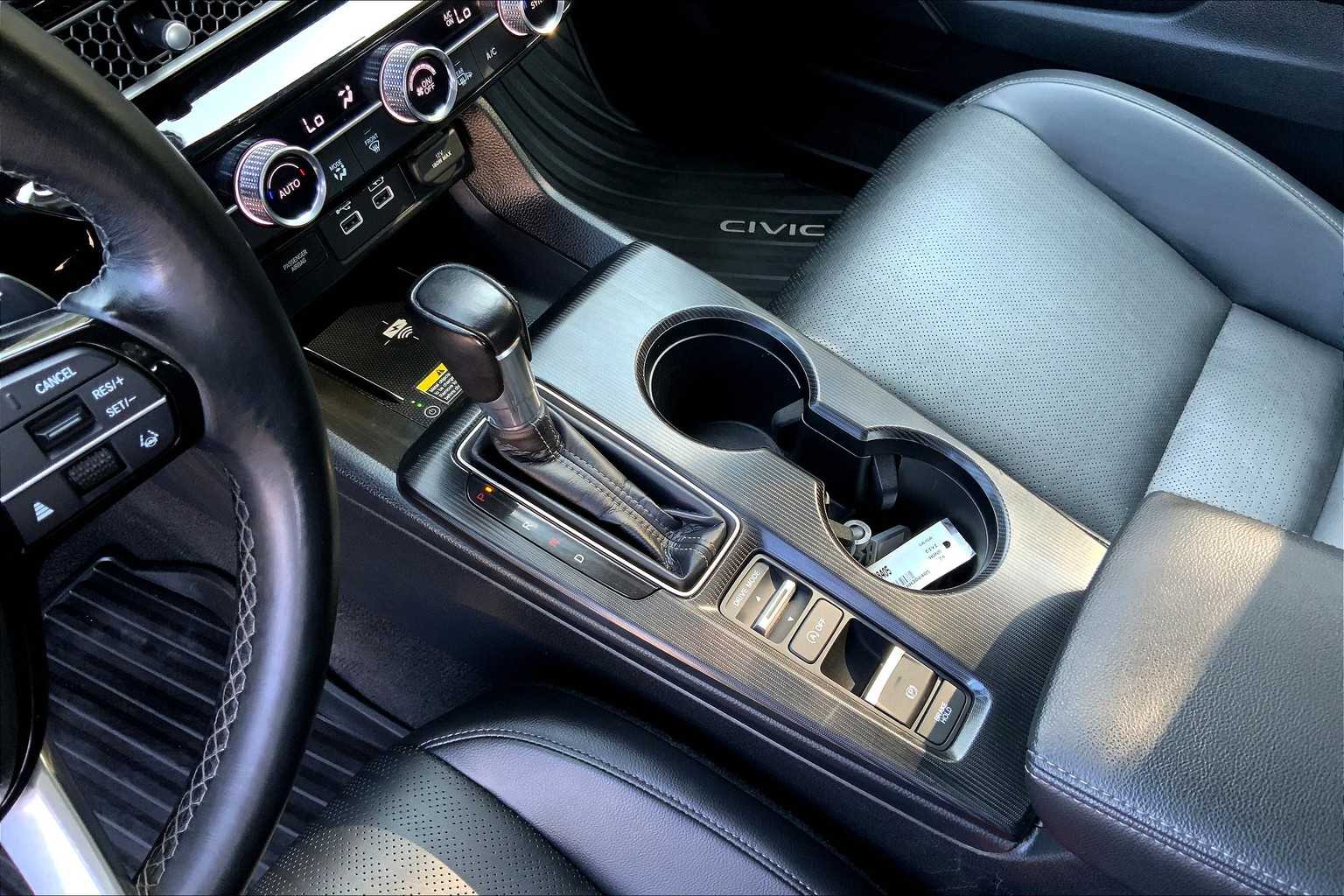 2024 Honda Civic Touring photo 15
