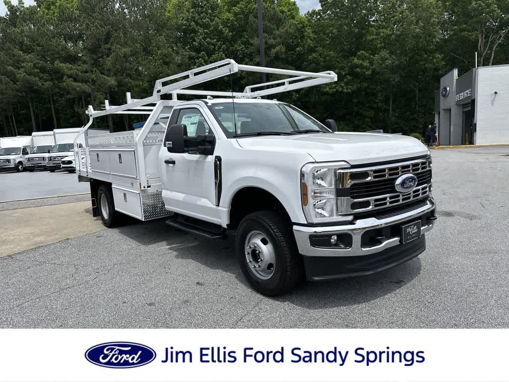 2024 Ford F-350 Super Duty Chassis Cab XL's photo