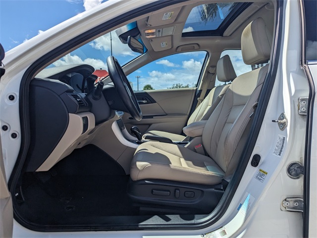 2015 Honda Accord Hybrid EX-L photo 6