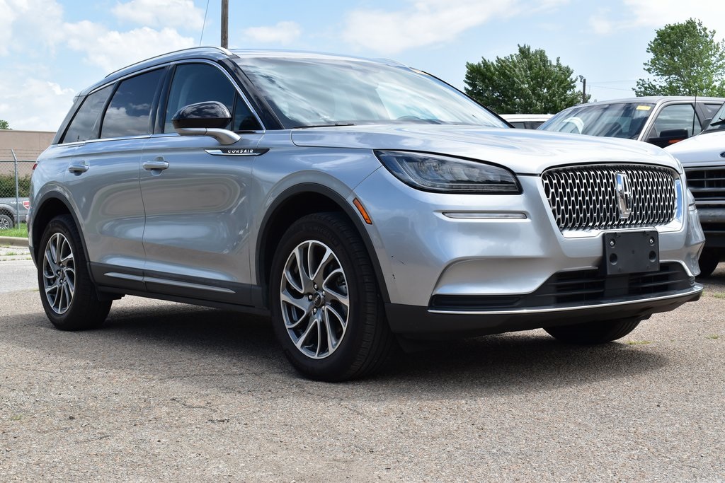 2021 Lincoln Corsair Standard photo 3