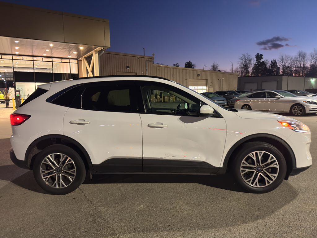 2020 Ford Escape SEL photo 2