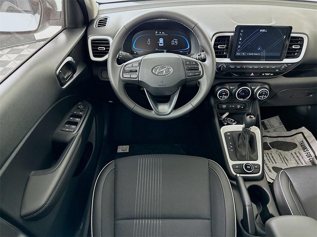 2025 Hyundai Venue Limited photo 15