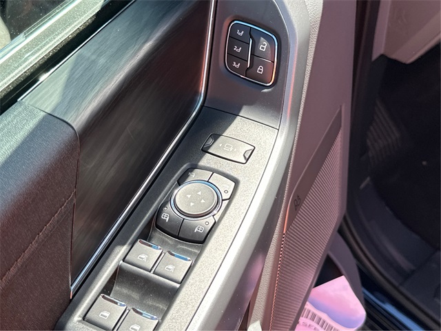 2026 Ford F-350 Lariat photo 24