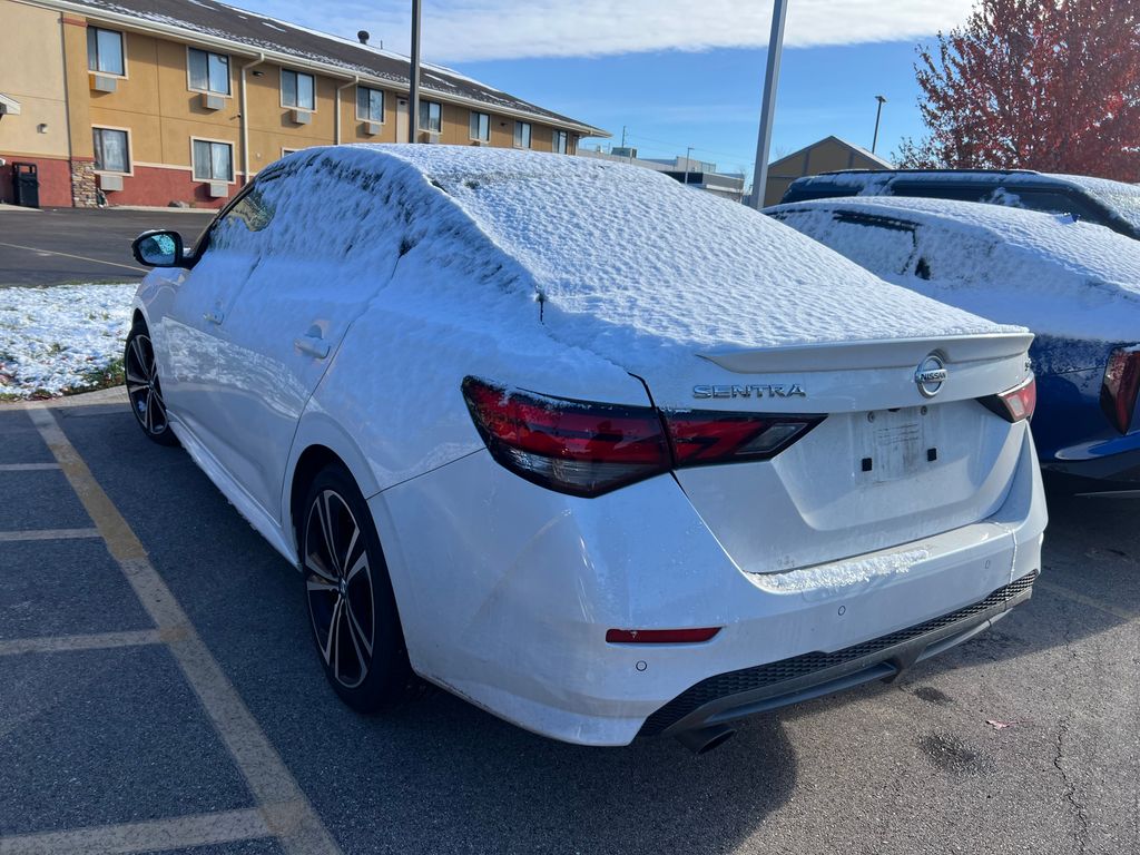 2022 Nissan Sentra SR photo 2
