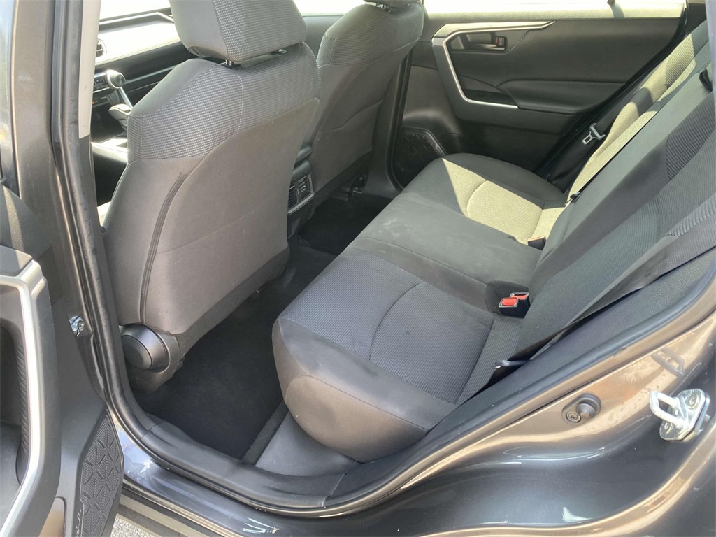 2023 Toyota RAV4 LE photo 8