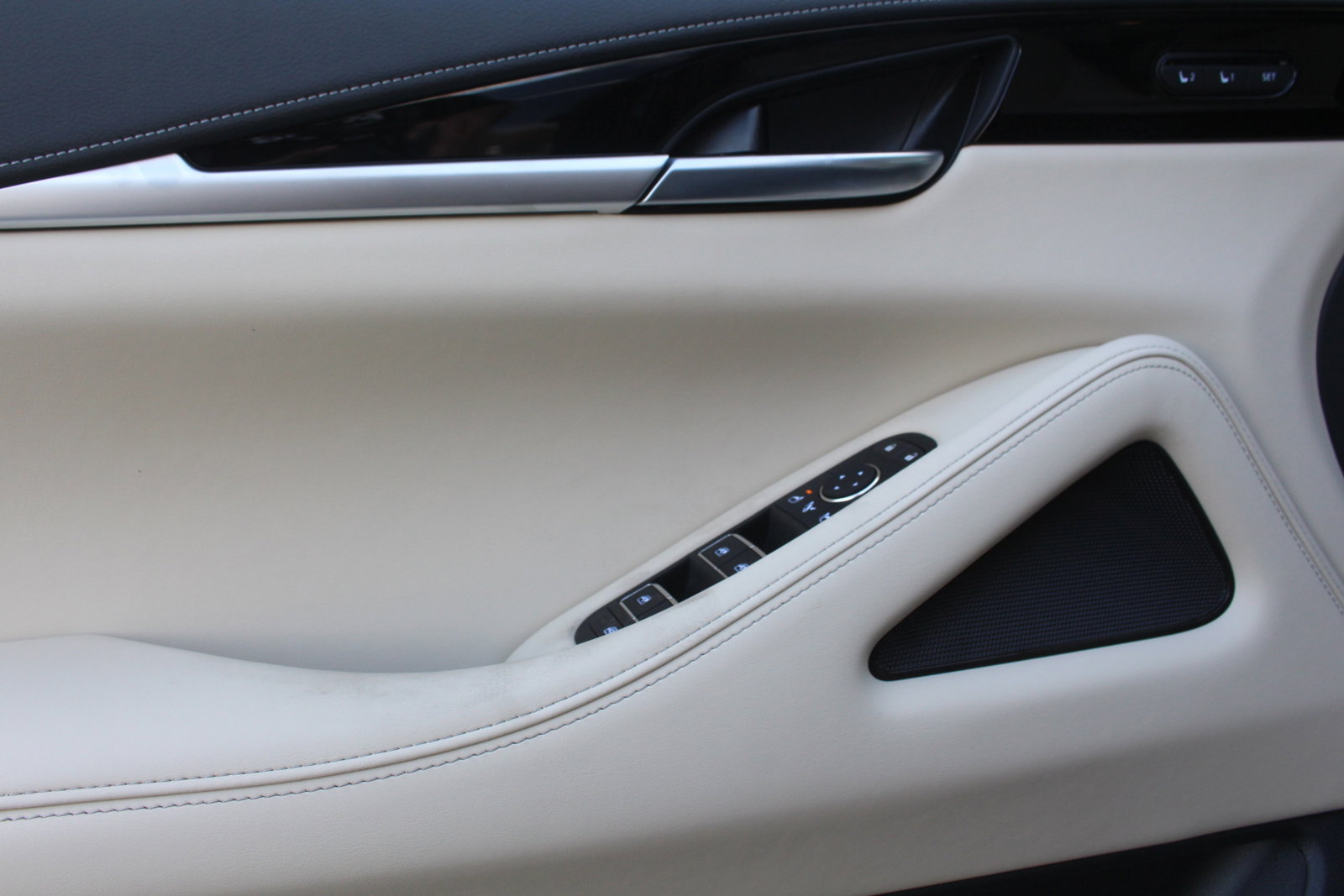 2025 Infiniti QX60 Pure photo 9