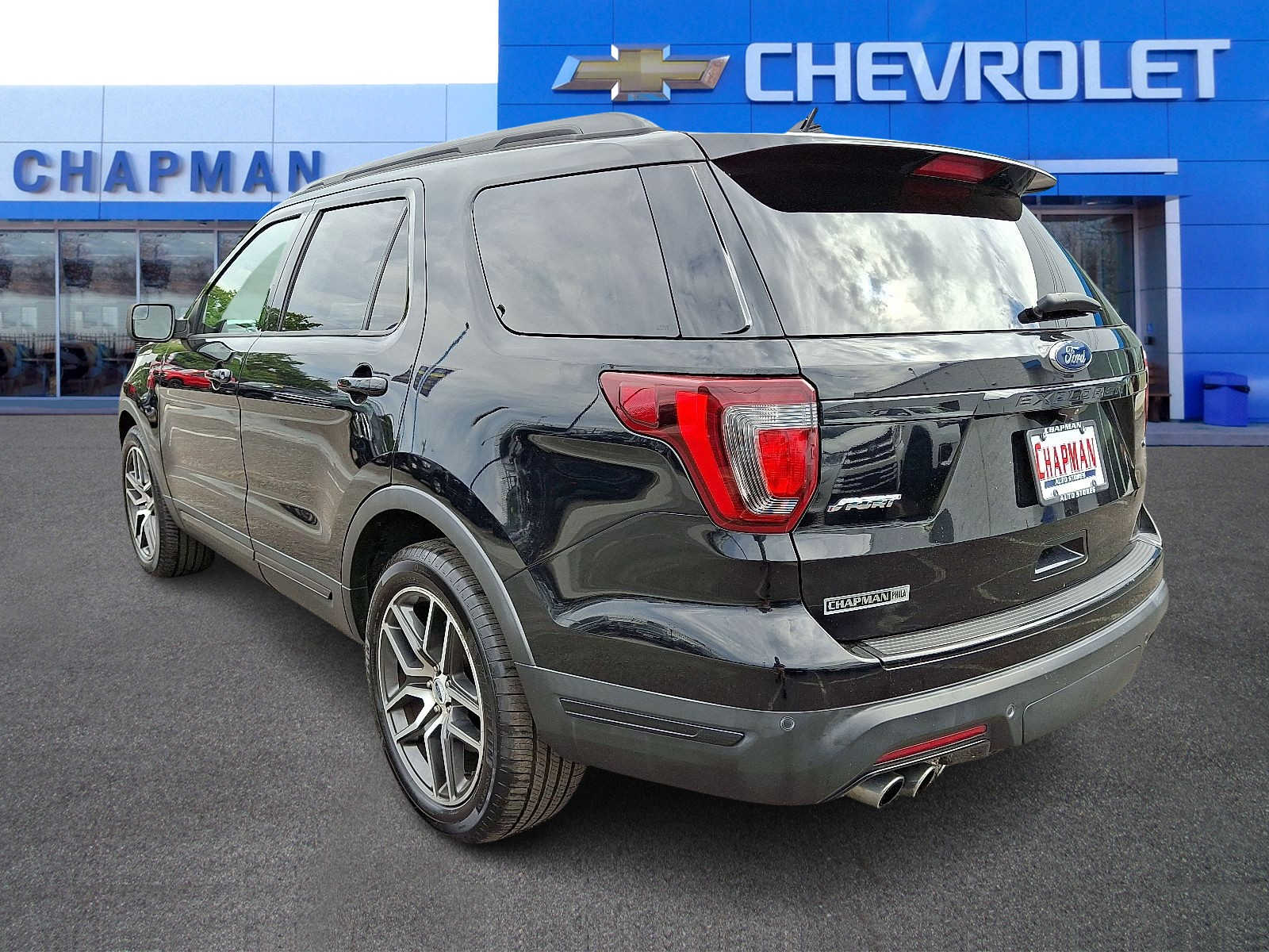 2018 Ford Explorer Sport photo 2