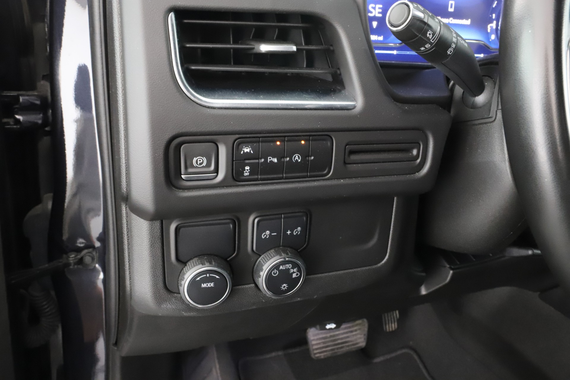 2023 Chevrolet Suburban LT photo 18