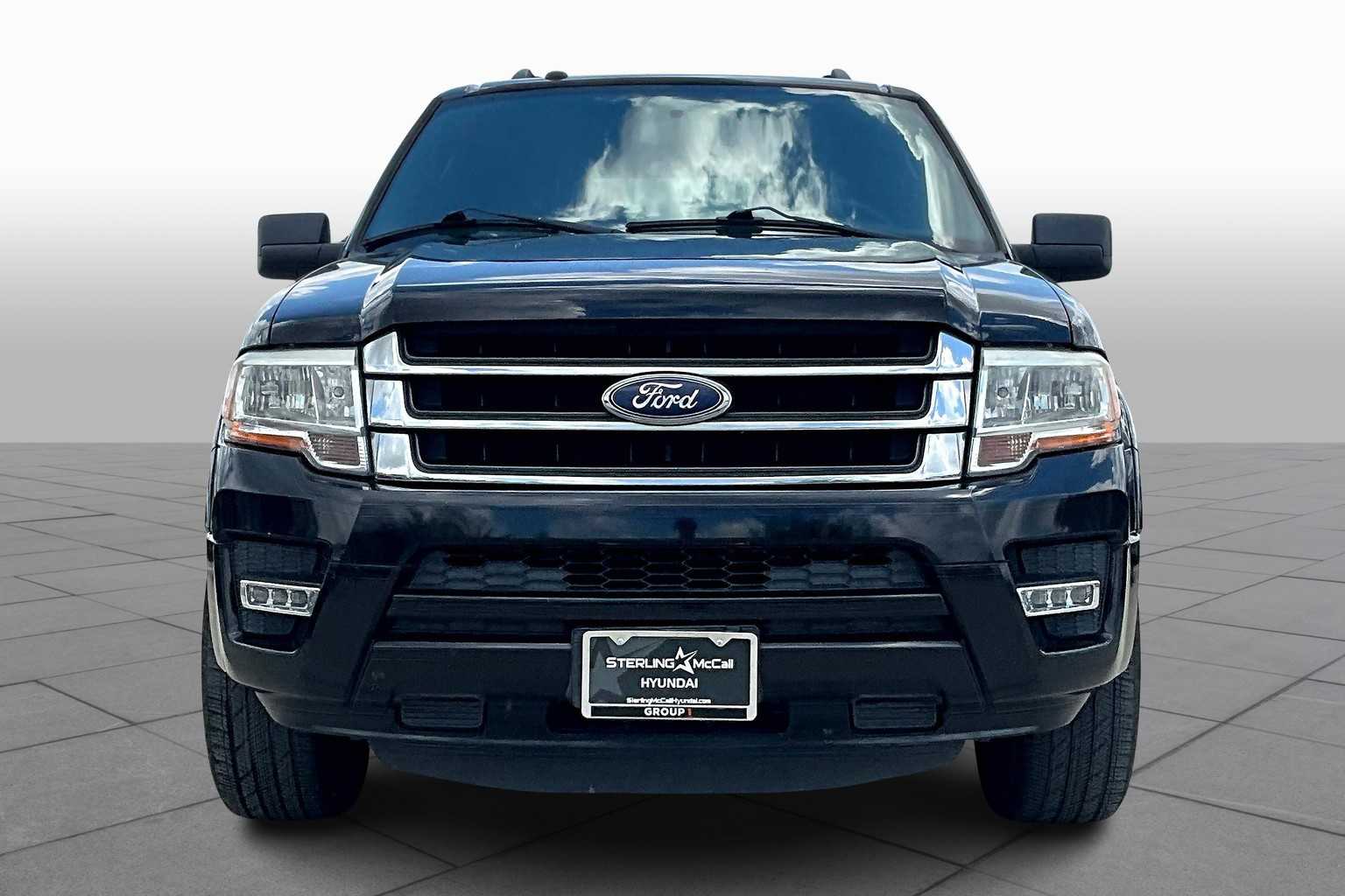 2017 Ford Expedition XLT photo 2