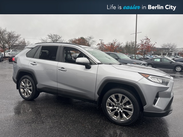 2019 Toyota RAV4 Limited's photo