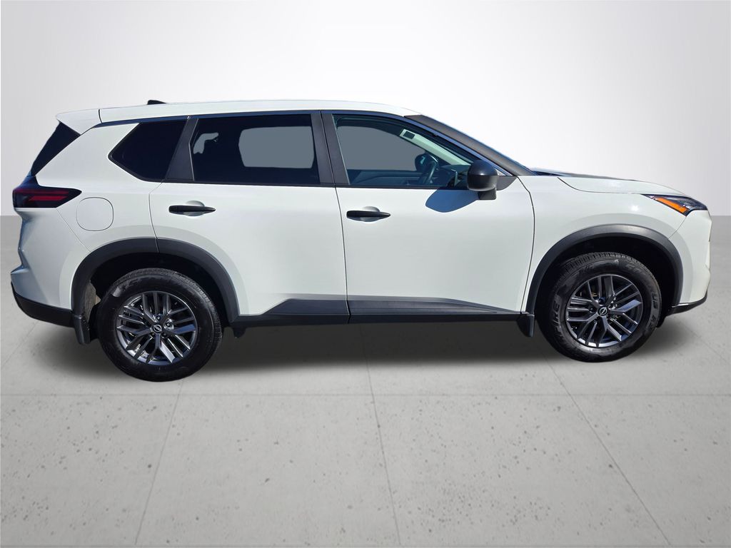 2024 Nissan Rogue S photo 5