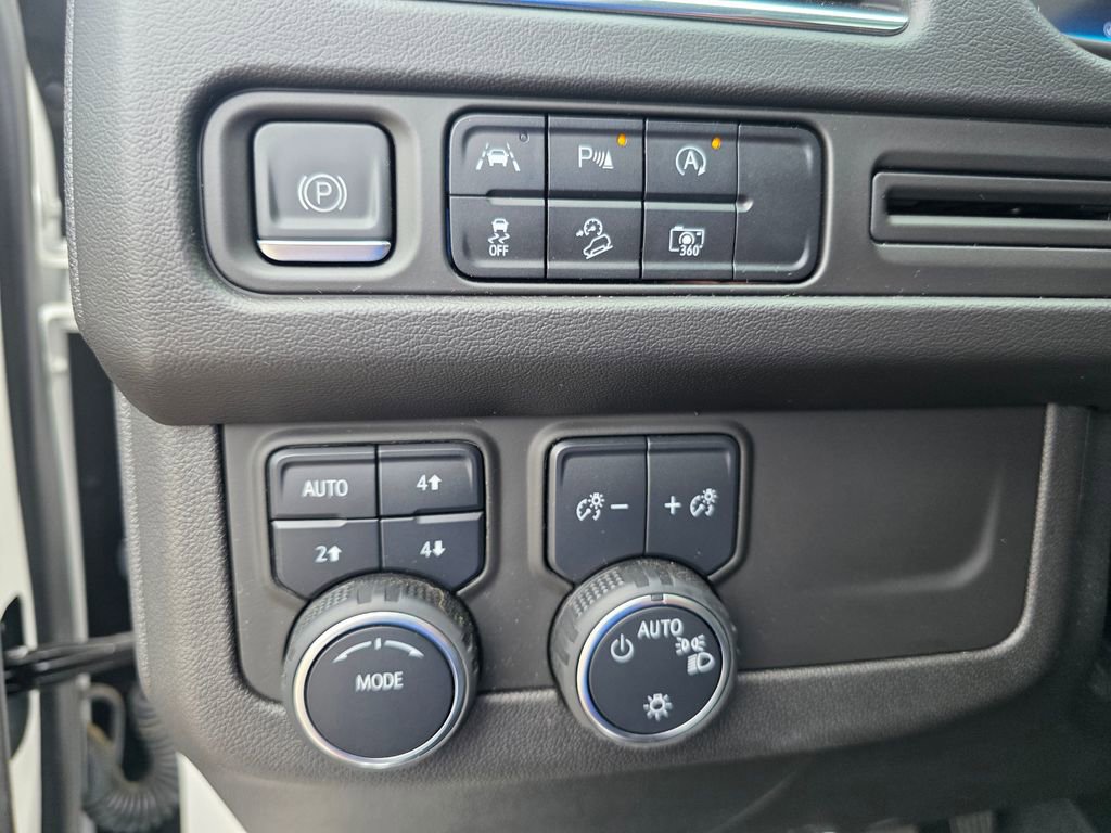 2023 Chevrolet Tahoe Z71 photo 13