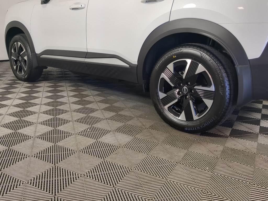 2026 Nissan Kicks SV photo 4