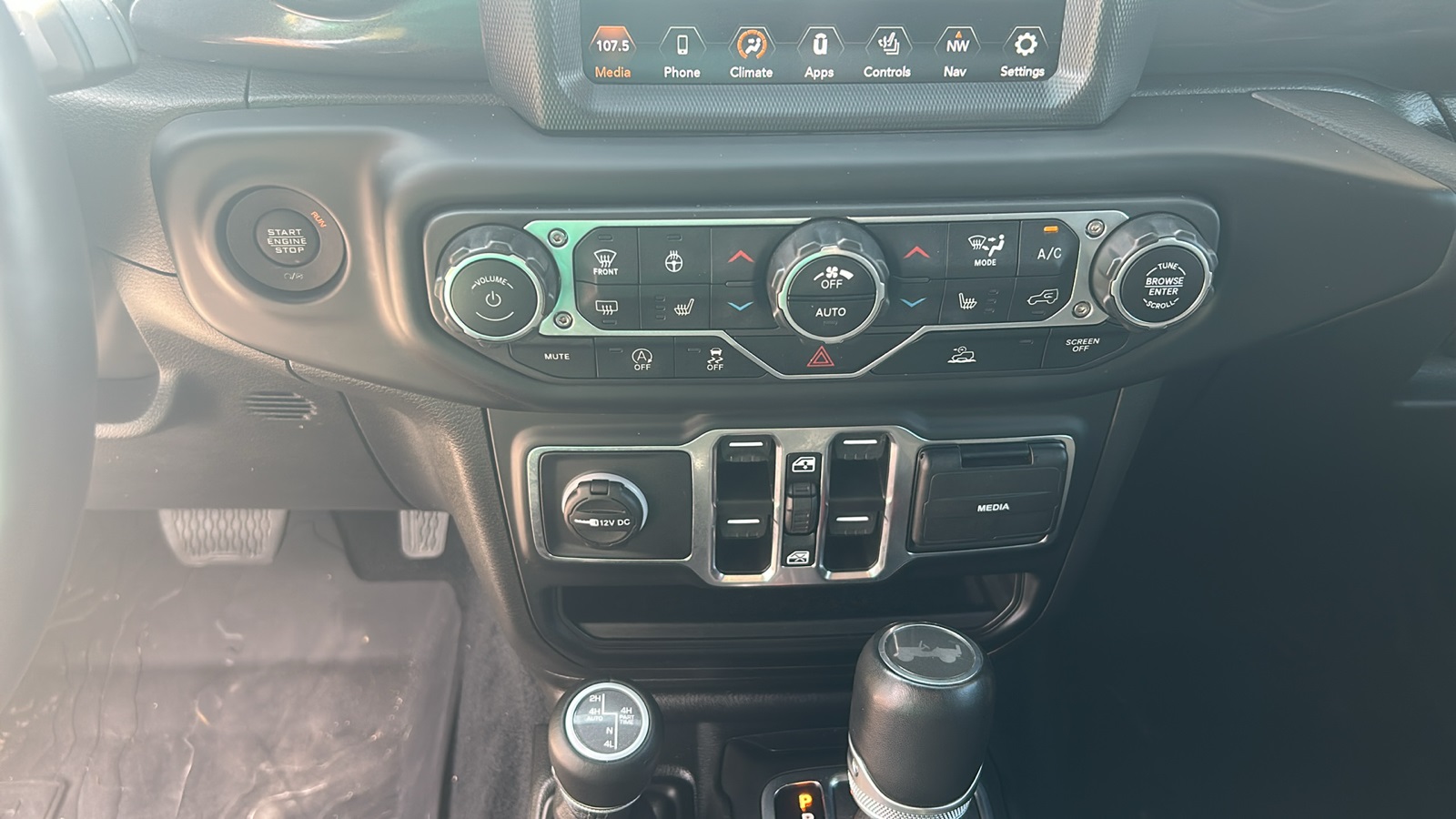 2023 Jeep Wrangler Sahara Altitude photo 20
