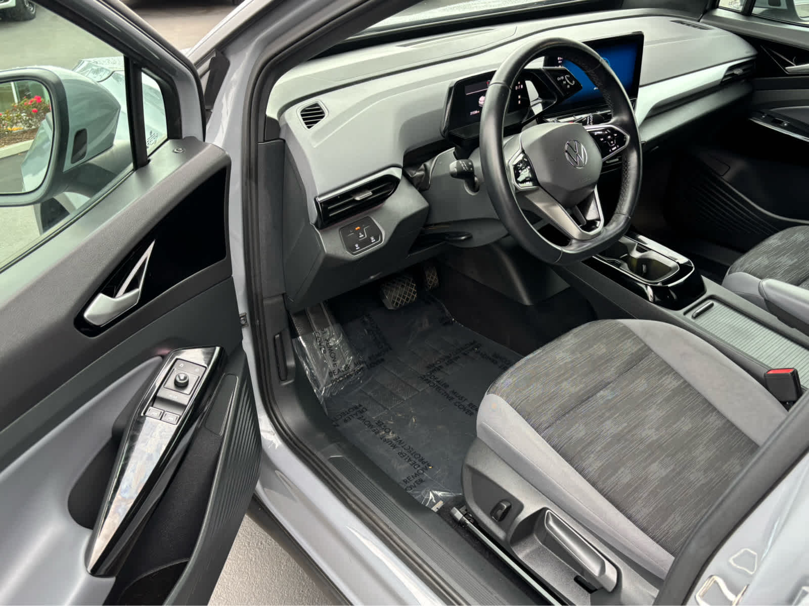 2022 Volkswagen ID.4 Pro photo 9