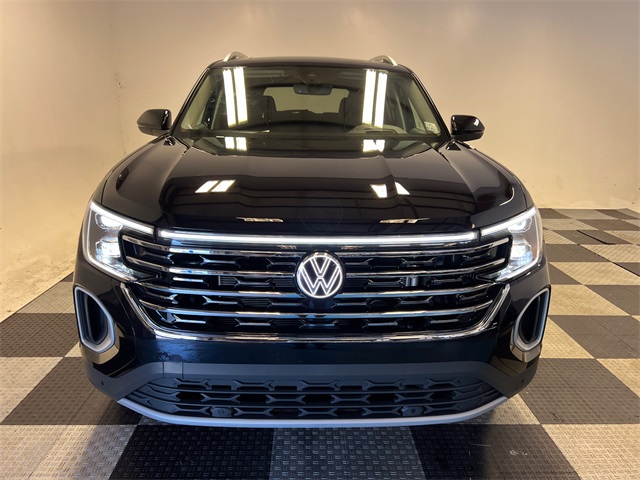 2026 Volkswagen Atlas SEL photo 2