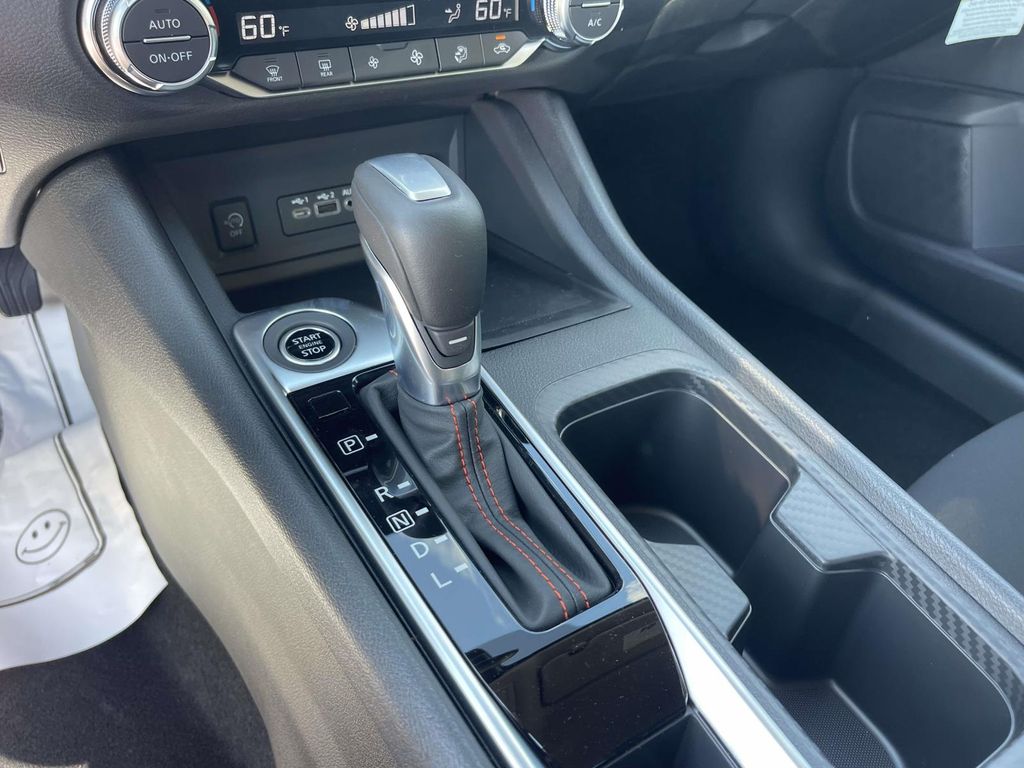 2025 Nissan Sentra SR photo 28