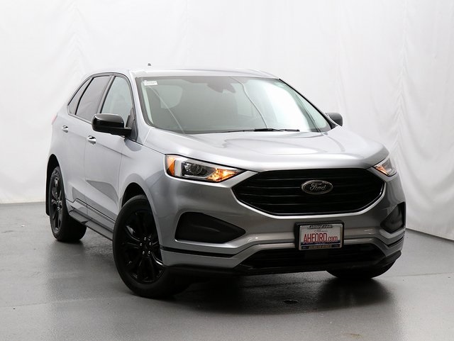 Used 2022 Iconic Silver Metallic Ford SE image 1