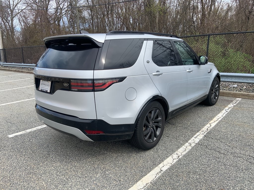2023 Land Rover Discovery S R-Dynamic photo 8