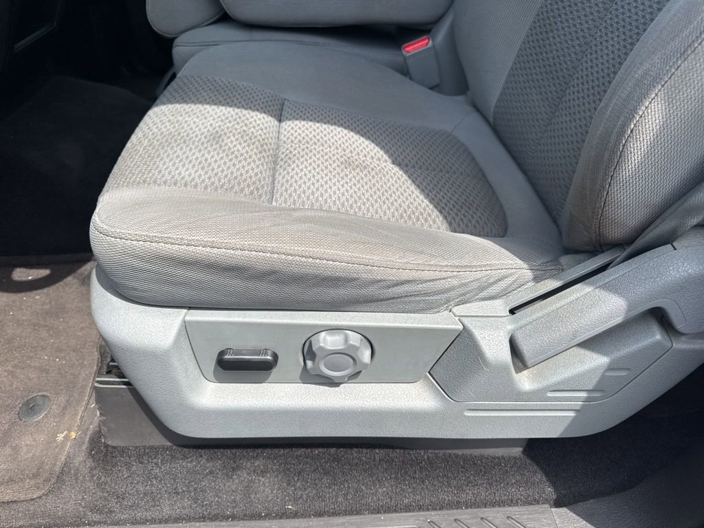 2011 Ford F-150 XLT photo 13