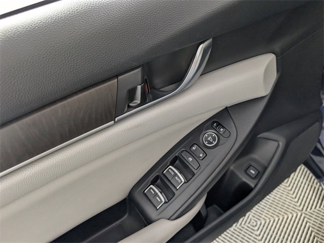2019 Honda Accord EX photo 13