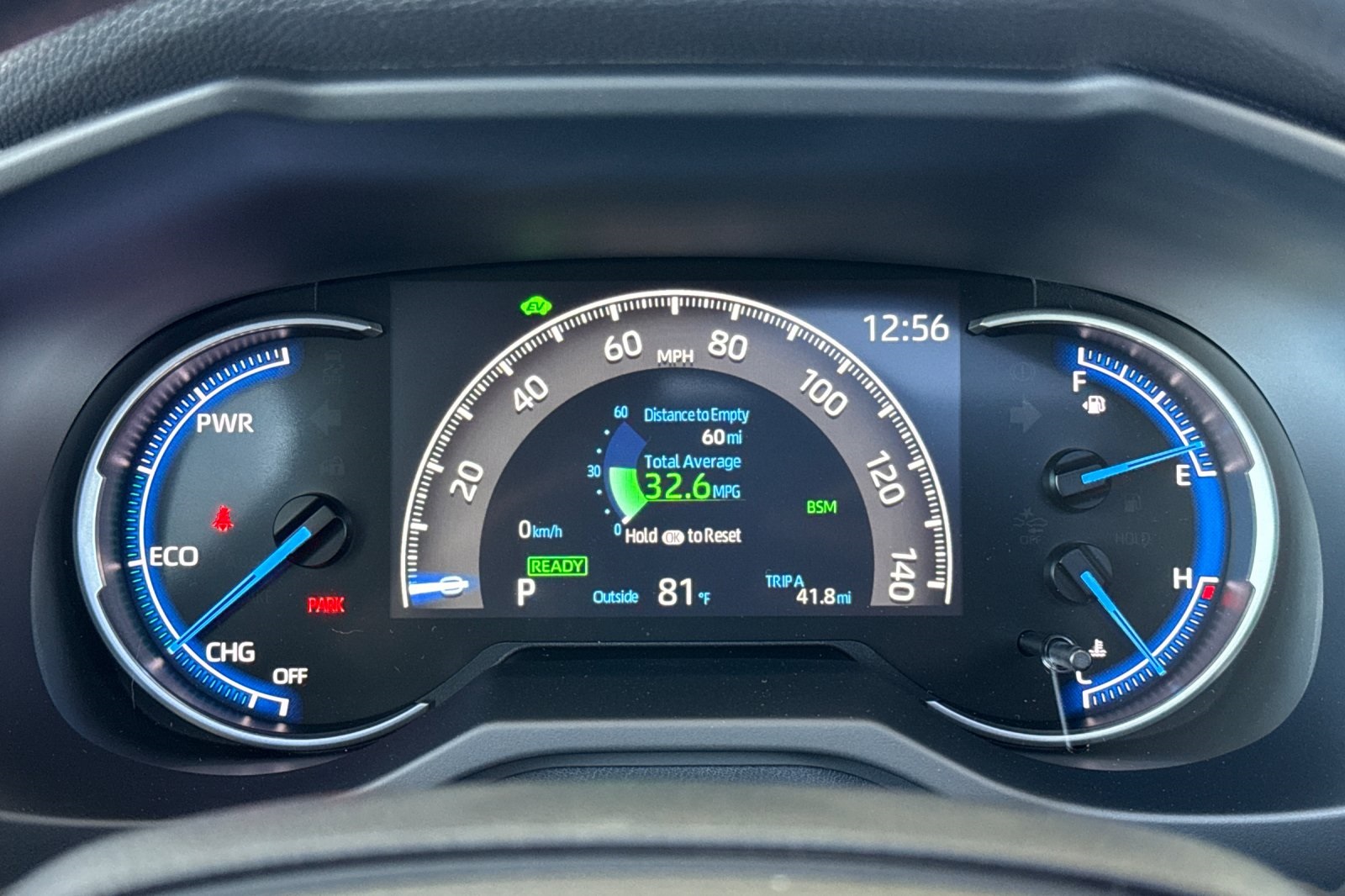 2025 Toyota RAV4 Hybrid XLE photo 27