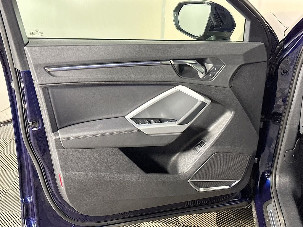 2021 Audi Q3 S line Premium Plus photo 9