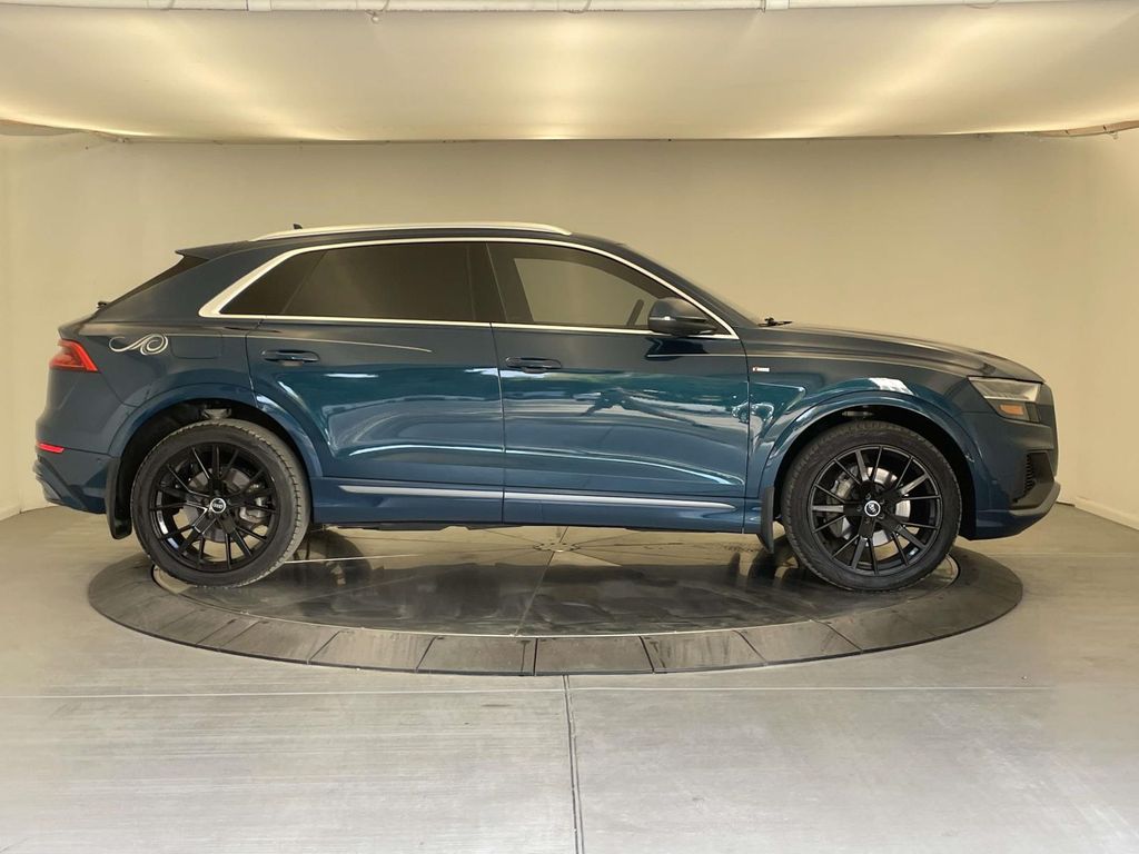2020 Audi Q8 55 Prestige photo 7