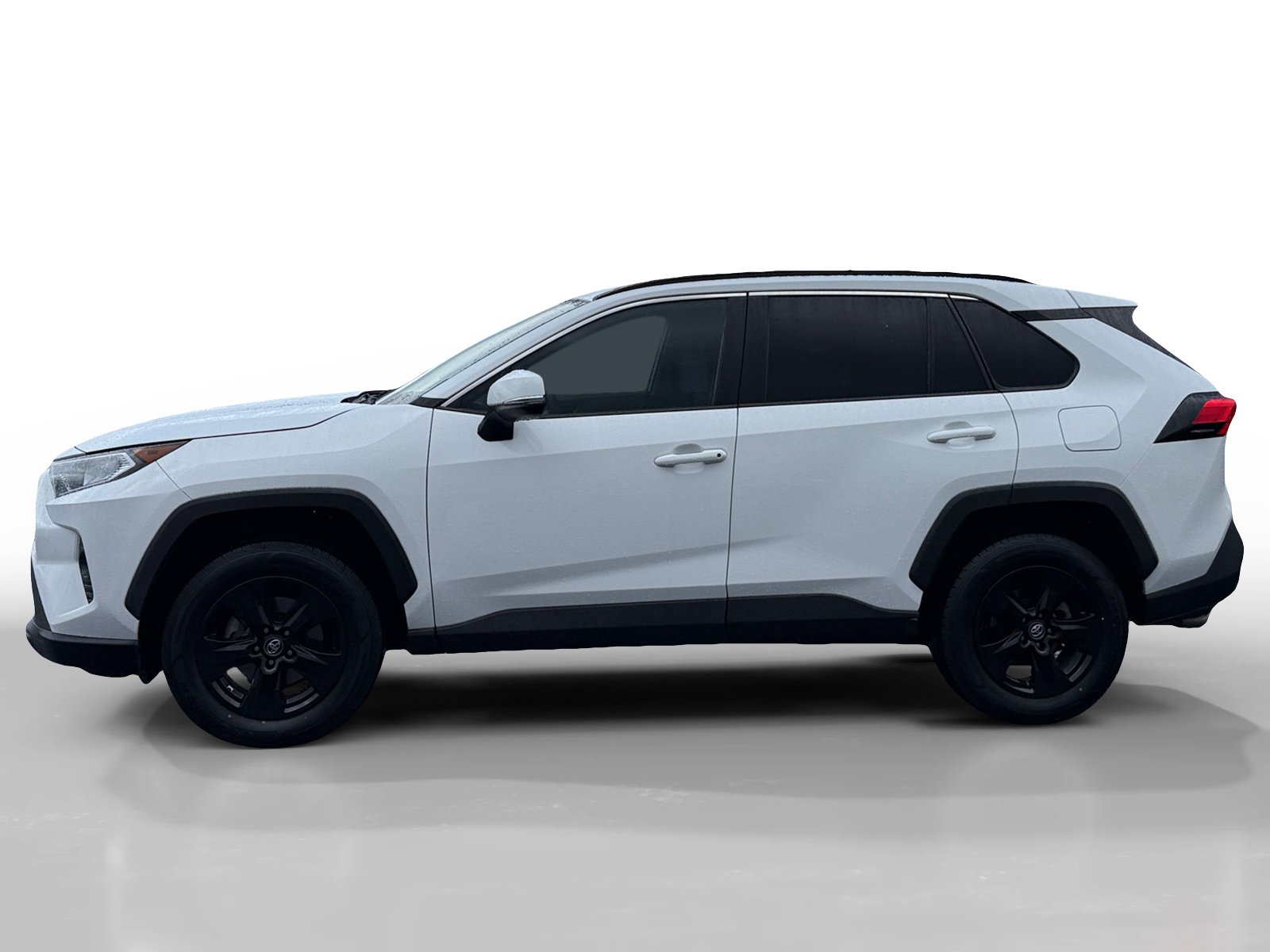 2021 Toyota RAV4 XLE photo 2