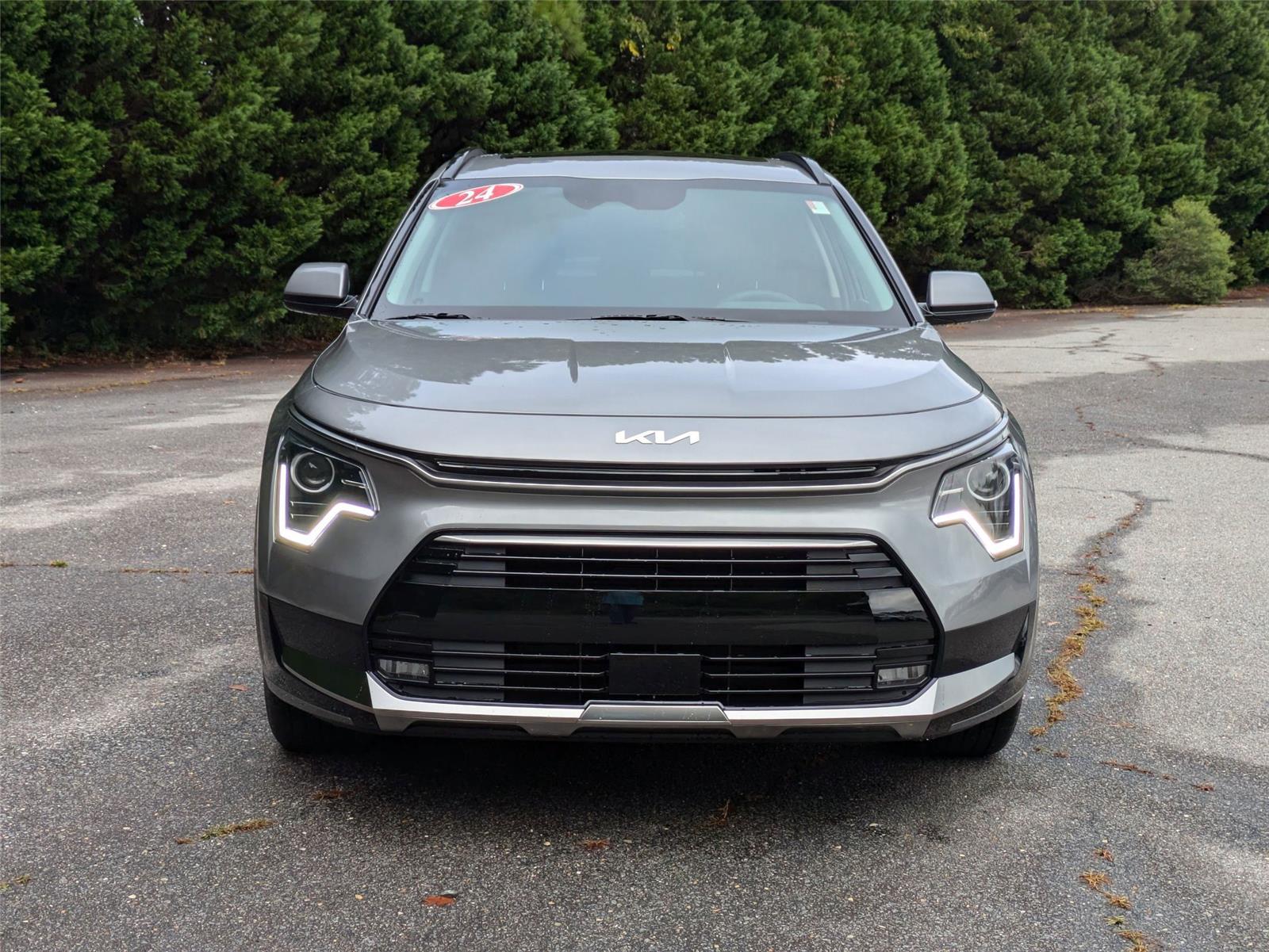2024 Kia Niro EX Touring photo 2