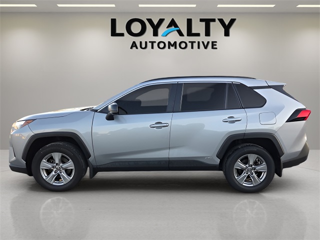 2024 Toyota RAV4 Hybrid LE photo 2