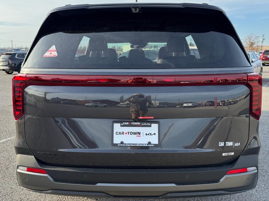 2025 Kia Carnival SX Prestige photo 4